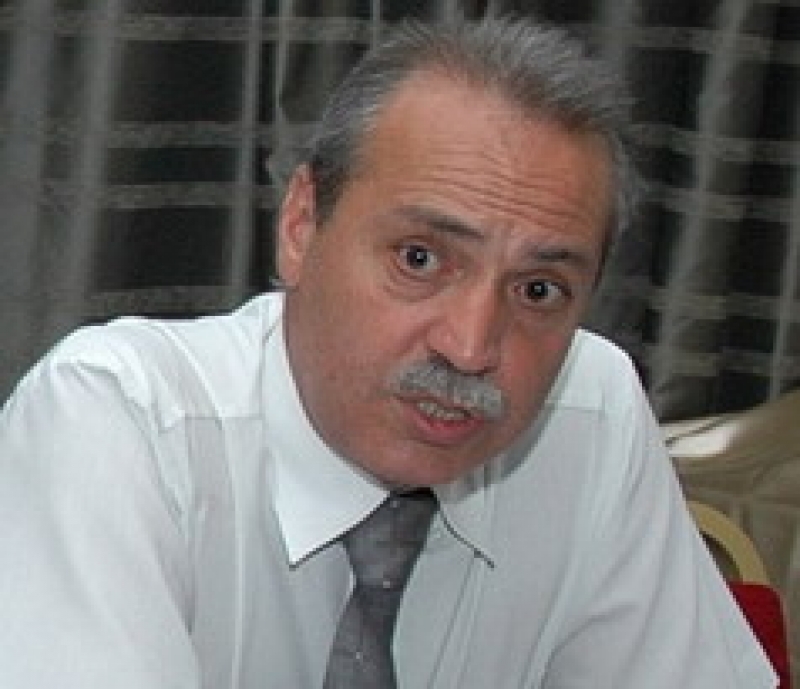 Arif Əliyev 